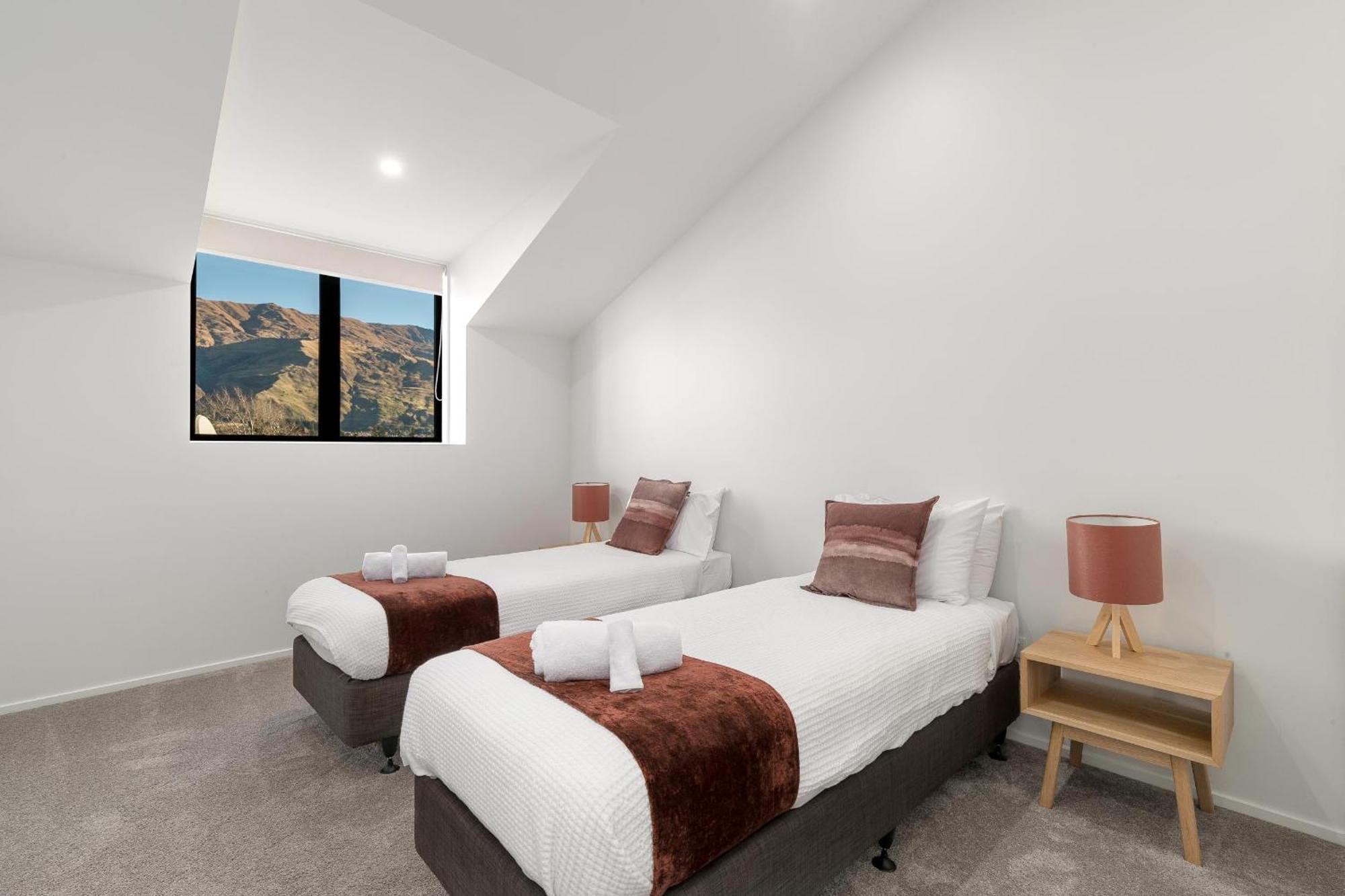 Rusted Charm Villa Wanaka Bagian luar foto